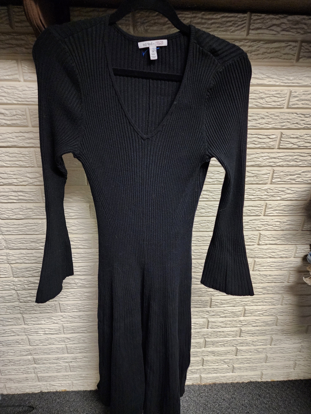 Hunter McGrady 1x Ribbed V-Neck Long Sleeve Black Dress